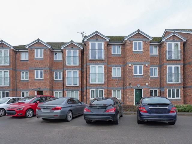 2 bedroom flat for sale