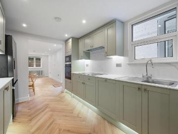 2 bedroom flat for sale