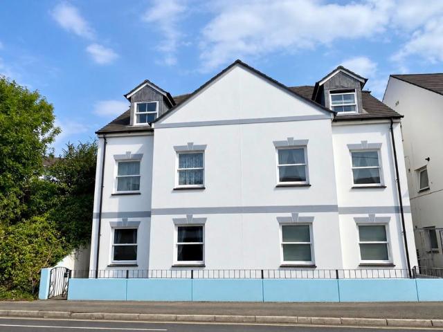 2 bedroom flat for sale