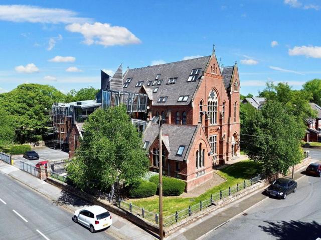 2 bedroom flat for sale