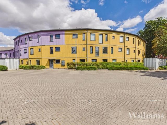 2 bedroom flat for sale