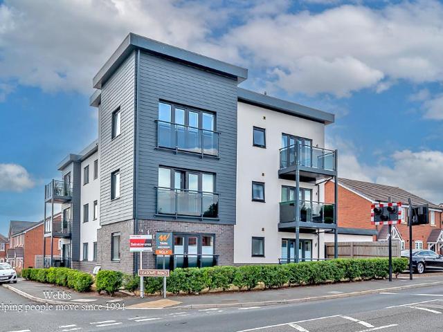 2 bedroom flat for sale