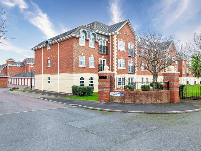2 bedroom flat for sale