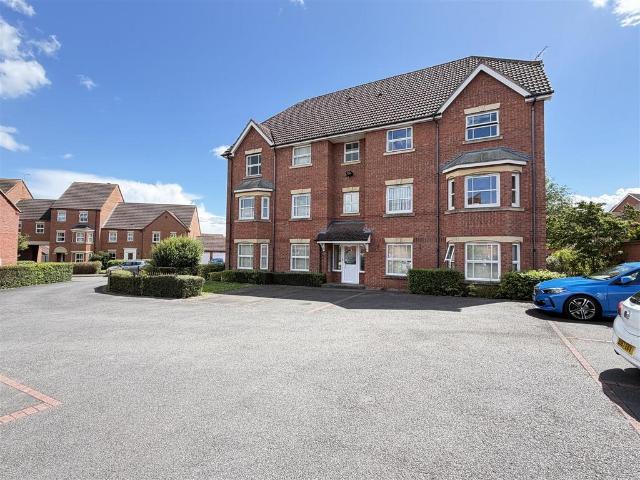 2 bedroom flat for sale