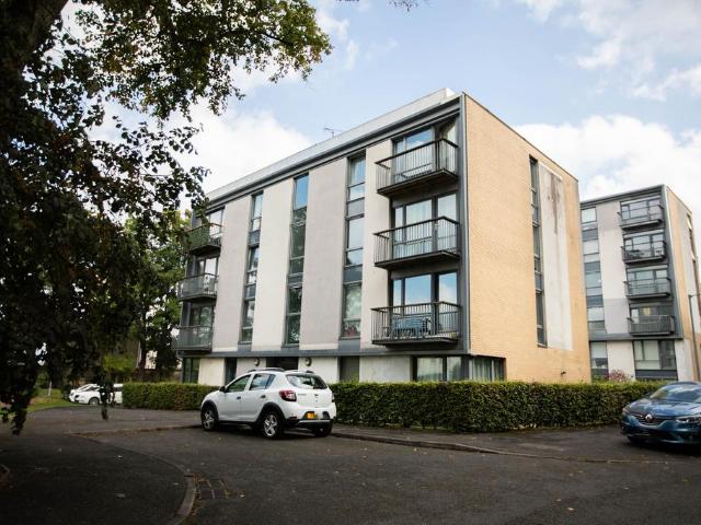 2 bedroom flat for sale
