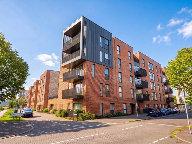2 bedroom flat for sale