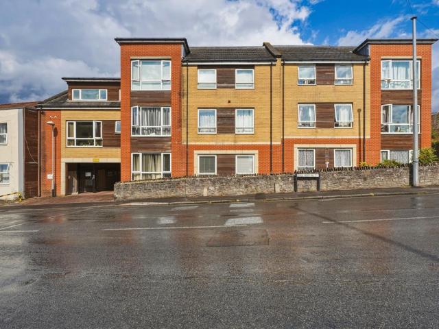 2 bedroom flat for sale