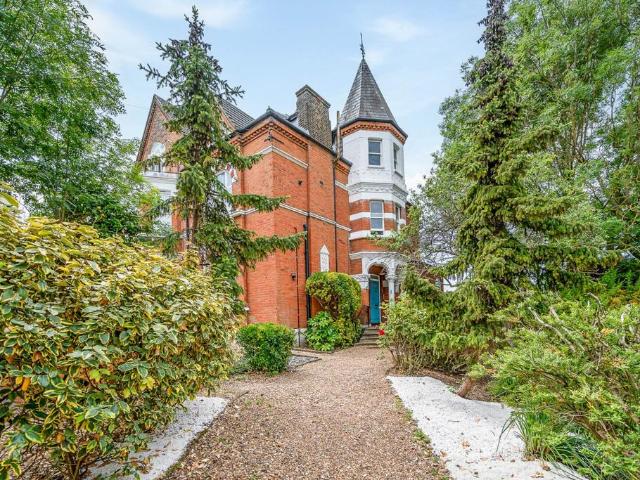 3 bedroom apartment for sale