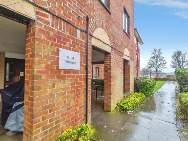 2 bedroom flat for sale