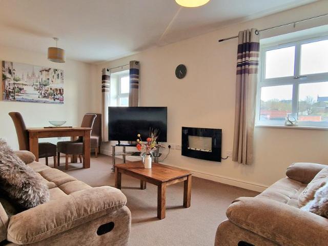 2 bedroom flat for sale