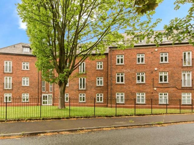 2 bedroom flat for sale