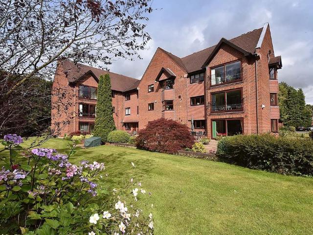 2 bedroom flat for sale