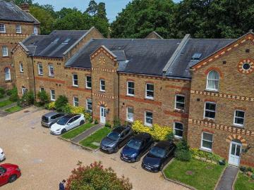 2 bedroom flat for sale