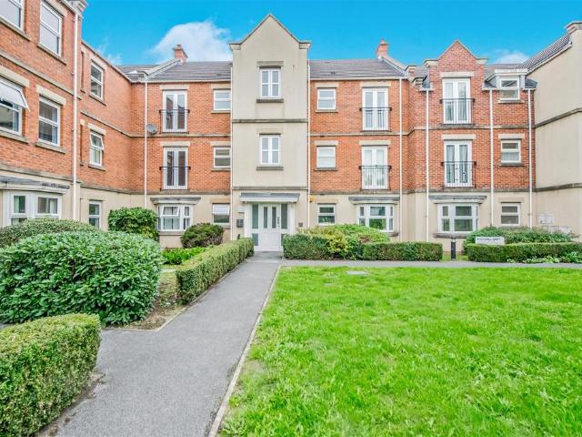 2 bedroom flat for sale