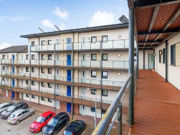 2 bedroom flat for sale