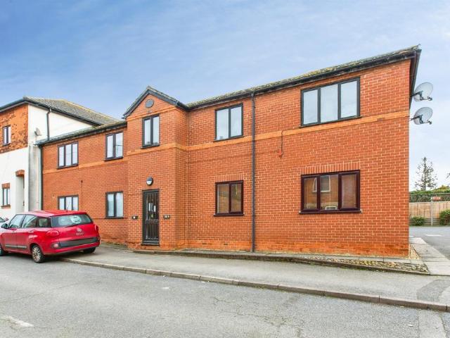 2 bedroom flat for sale