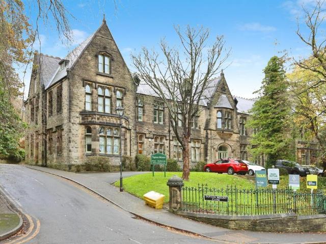 2 bedroom flat for sale