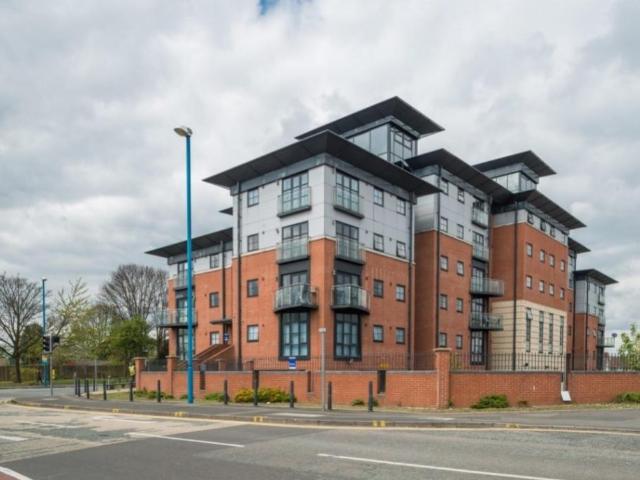 2 bedroom flat for sale