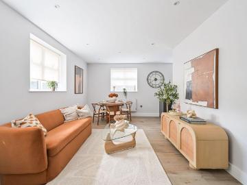2 bedroom flat for sale