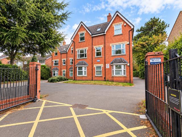 2 bedroom flat for sale