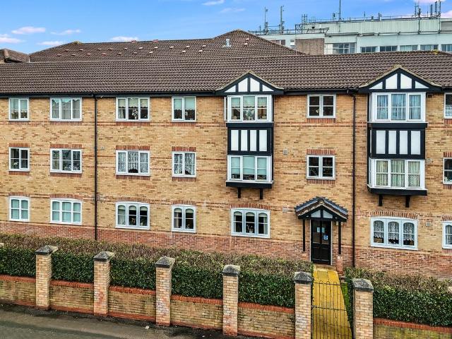 2 bedroom flat for sale