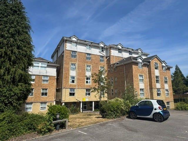 2 bedroom flat for sale