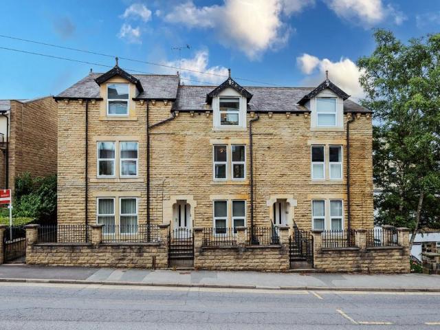 2 bedroom flat for sale