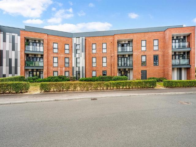 2 bedroom flat for sale