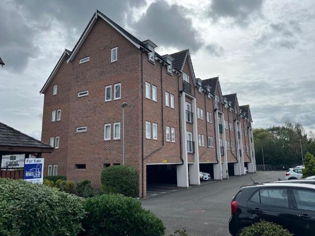 2 bedroom flat for sale