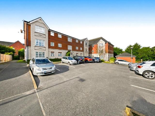 2 bedroom flat for sale