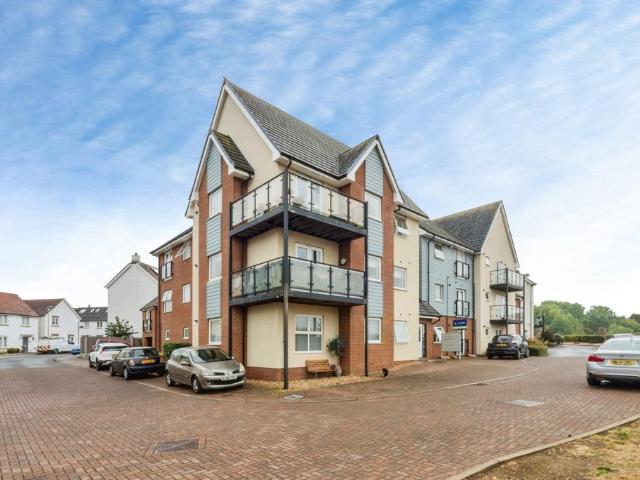2 bedroom flat for sale