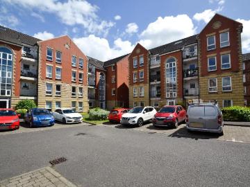 2 bedroom flat for sale