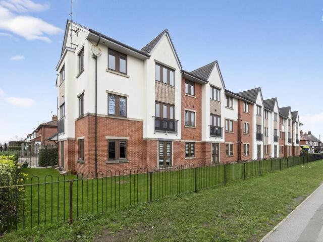 2 bedroom flat for sale