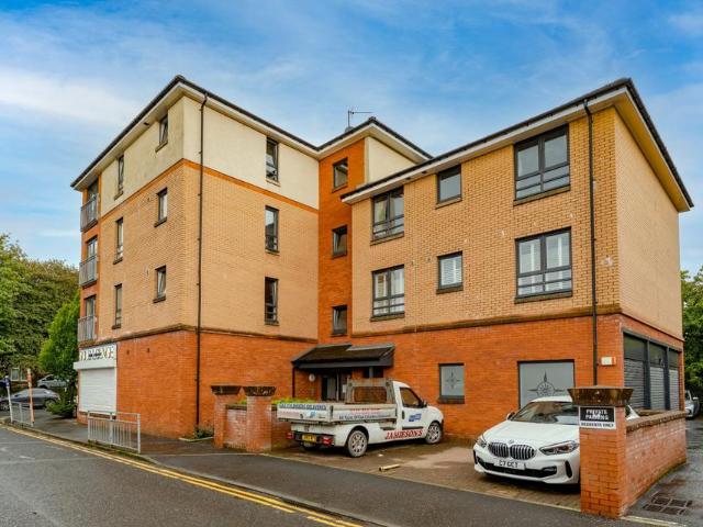 2 bedroom flat for sale