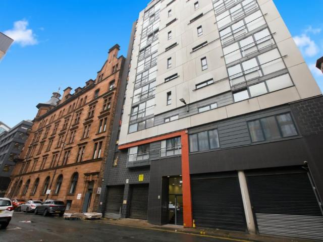 2 bedroom flat for sale