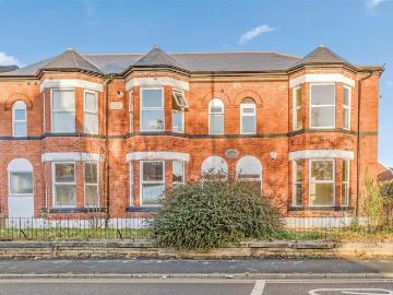 2 bedroom flat for sale