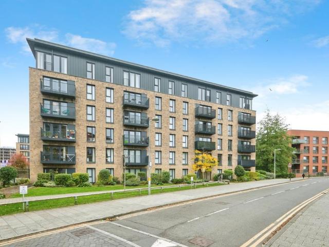 2 bedroom flat for sale
