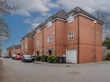 2 bedroom flat for sale