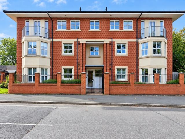 2 bedroom flat for sale