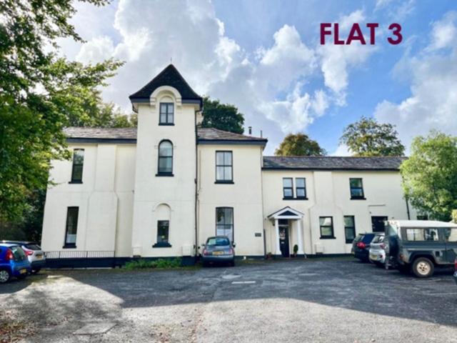 2 bedroom flat for sale