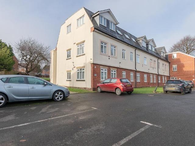 2 bedroom flat for sale