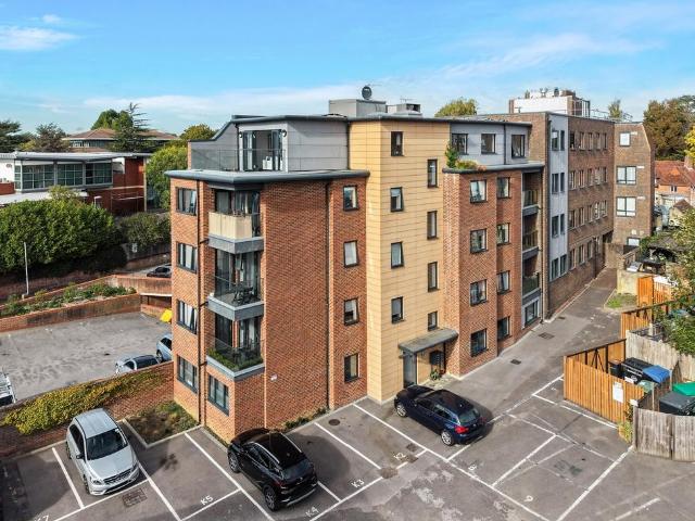 2 bedroom flat for sale