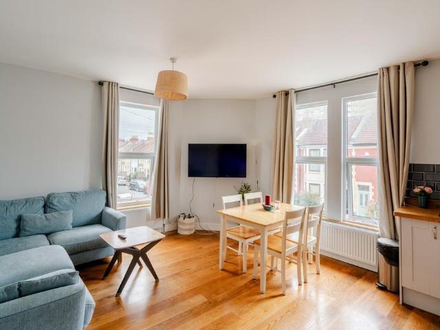2 bedroom flat for sale