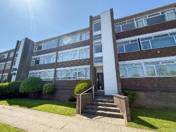 2 bedroom flat for sale