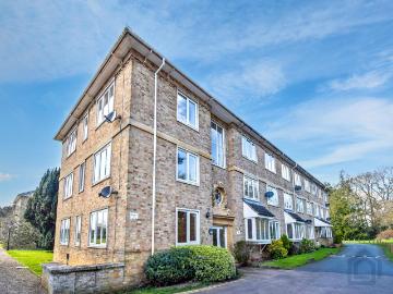 2 bedroom flat for sale