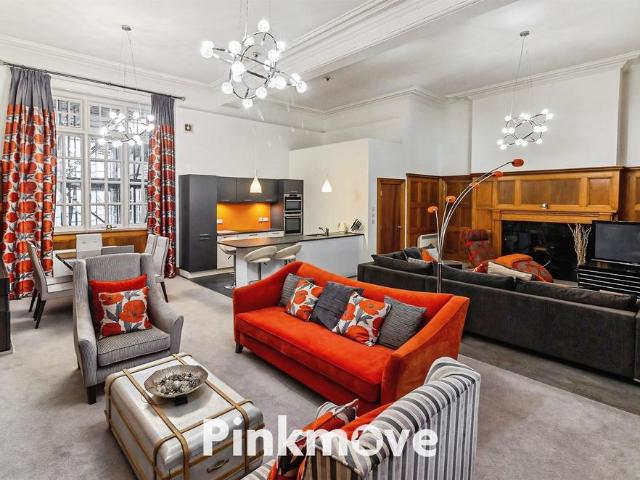 2 bedroom flat for sale