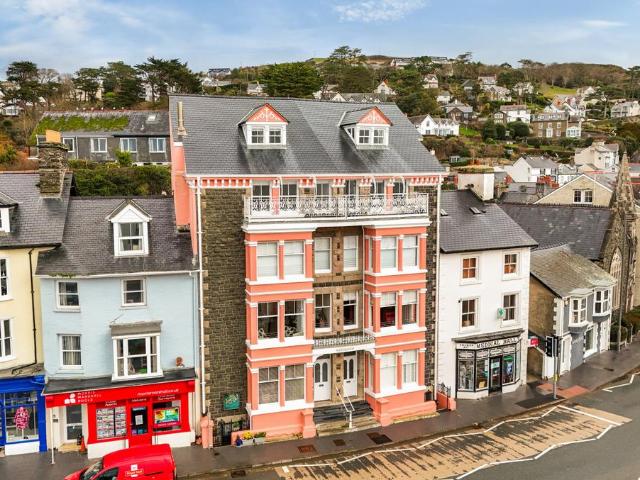 2 bedroom flat for sale