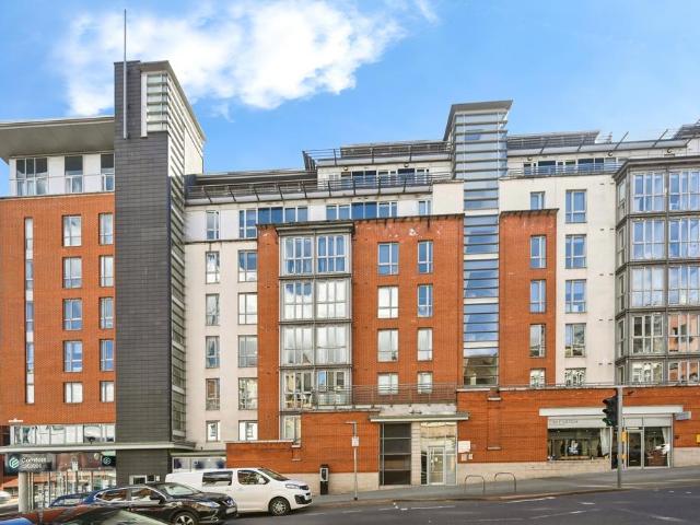 2 bedroom flat for sale