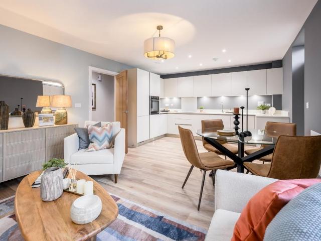 2 bedroom flat for sale