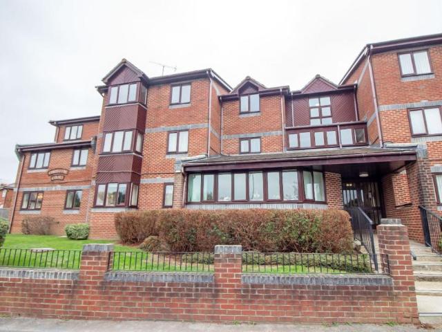 2 bedroom flat for sale
